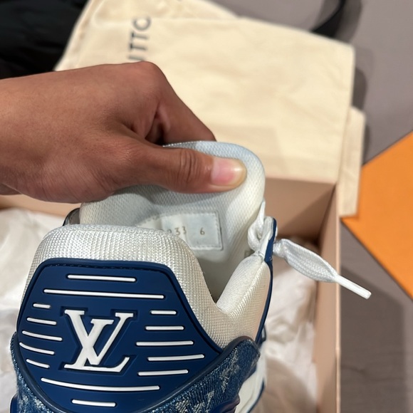 Louis Vuitton Trainers - Picture 12 of 12